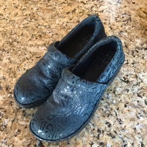 B.o.c. Navy blue women’s leather loafers size 8.5